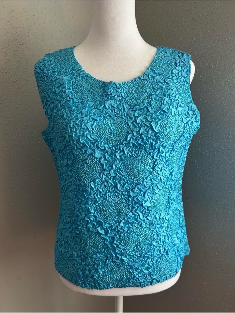 Sleeveless Textured floral Ruffle vintage Tank